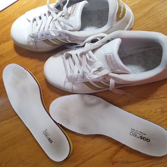 ADIDAS sneakers women's size 8 - Picture 6 of 6